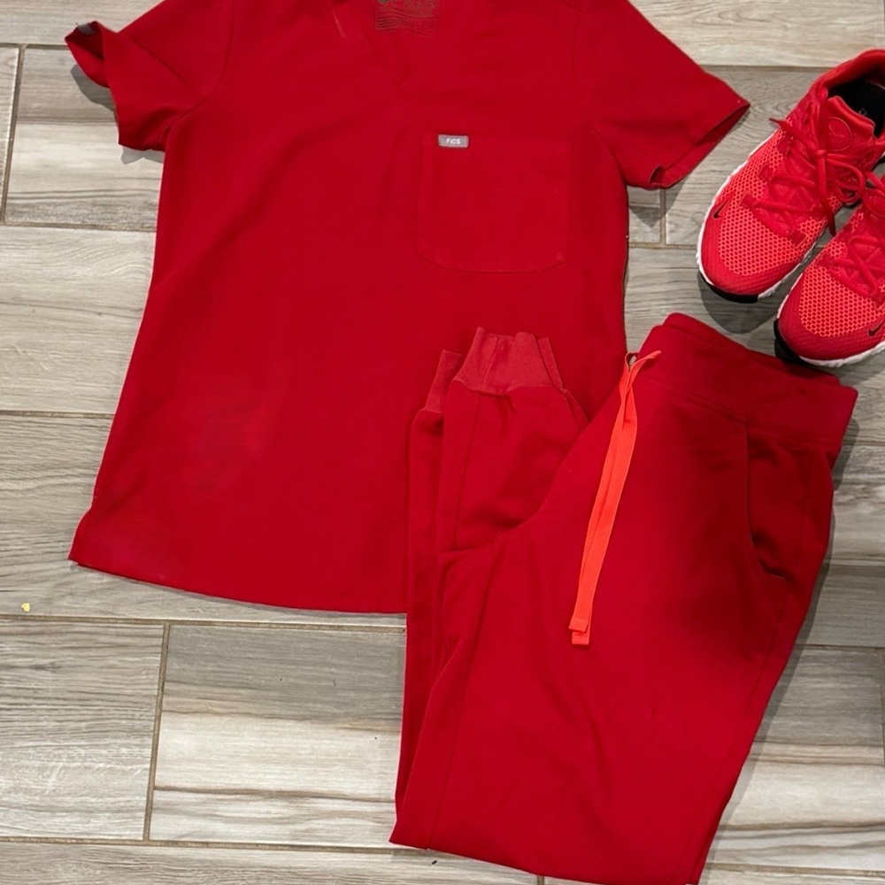 Figs Red Scrub BOTTOMS